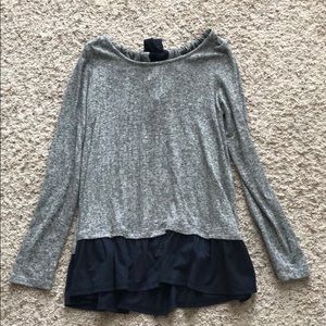 Gray and navy long top